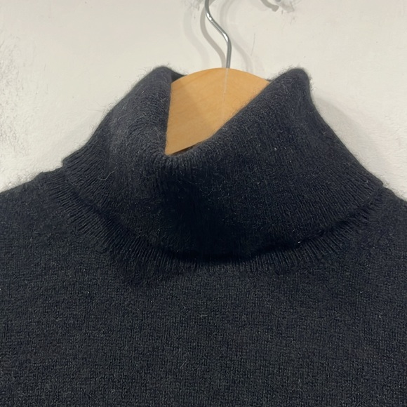 Saks Fifth Avenue Cashmere Turtleneck in Black size M - Picture 3 of 10